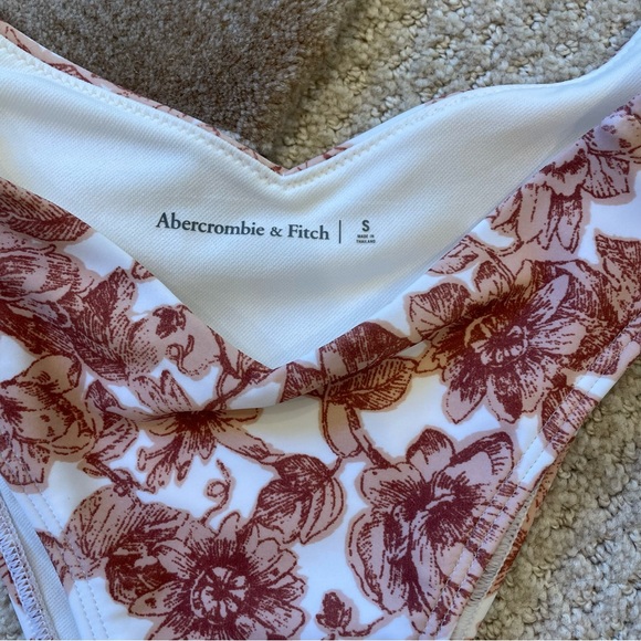 Abercrombie & Fitch Tall-Side High-Leg Cheeky Bottoms | Burgundy Floral | Small - Picture 3 of 3